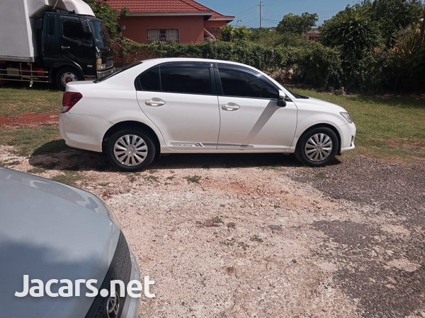 Toyota Axio 1,5L 2015-3