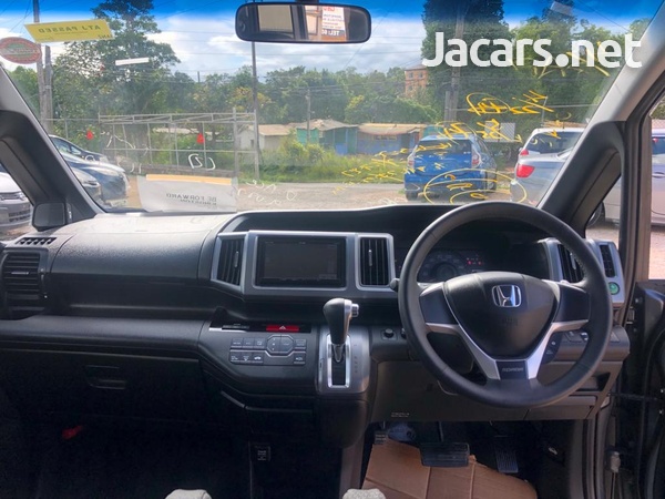 Honda Stepwgn Spada 2,0L 2013-10