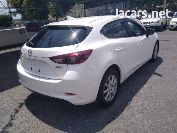 Mazda Axela 2,0L 2016-4