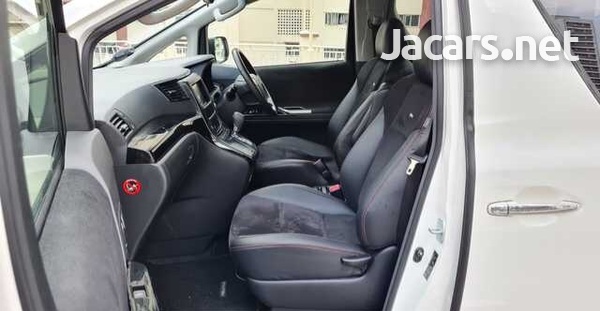 Toyota Vellfire 2,3L 2014-8