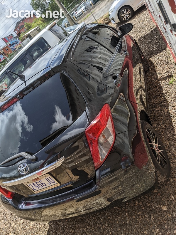 Toyota Vitz 1,0L 2014-6