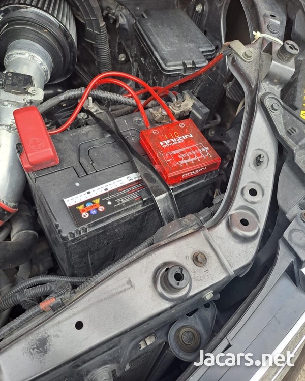 Toyota Noah 2,0L 2012-1
