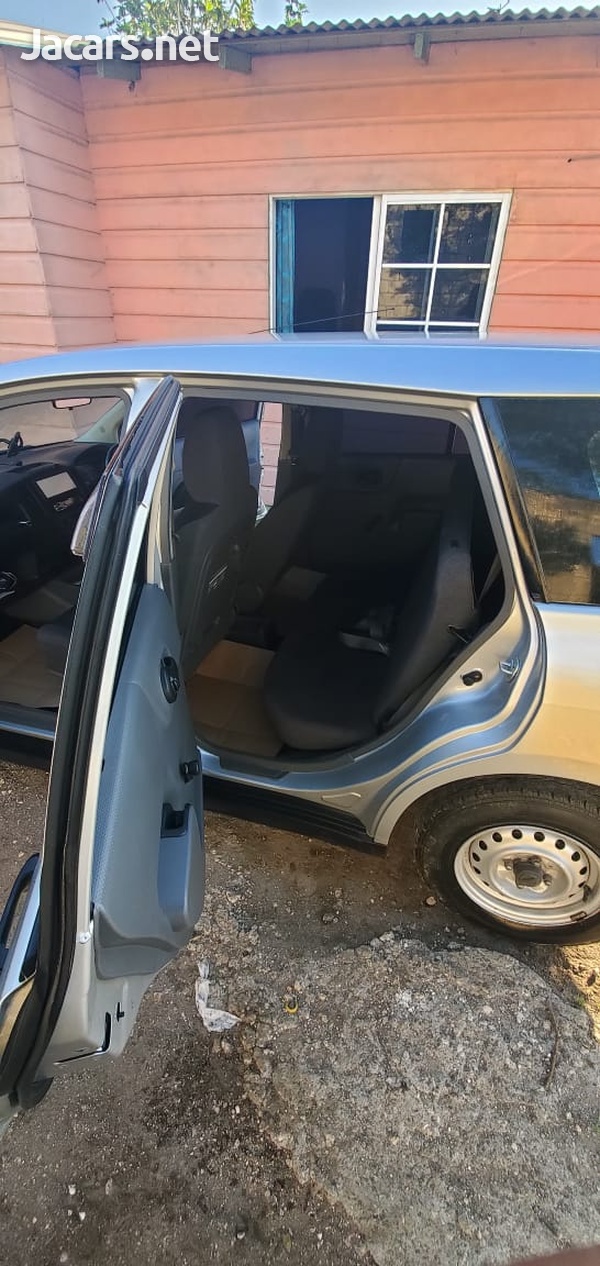 Nissan AD Wagon 1,5L 2014-8