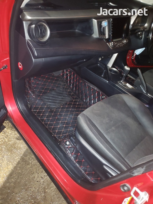 Toyota RAV4 2,5L 2013-4