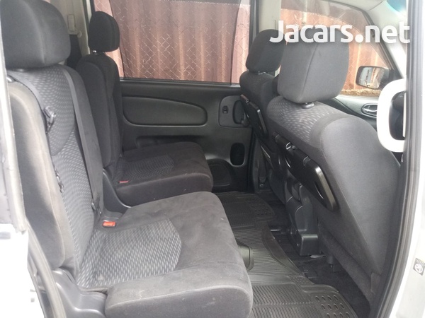2013 Nissan Serena-6