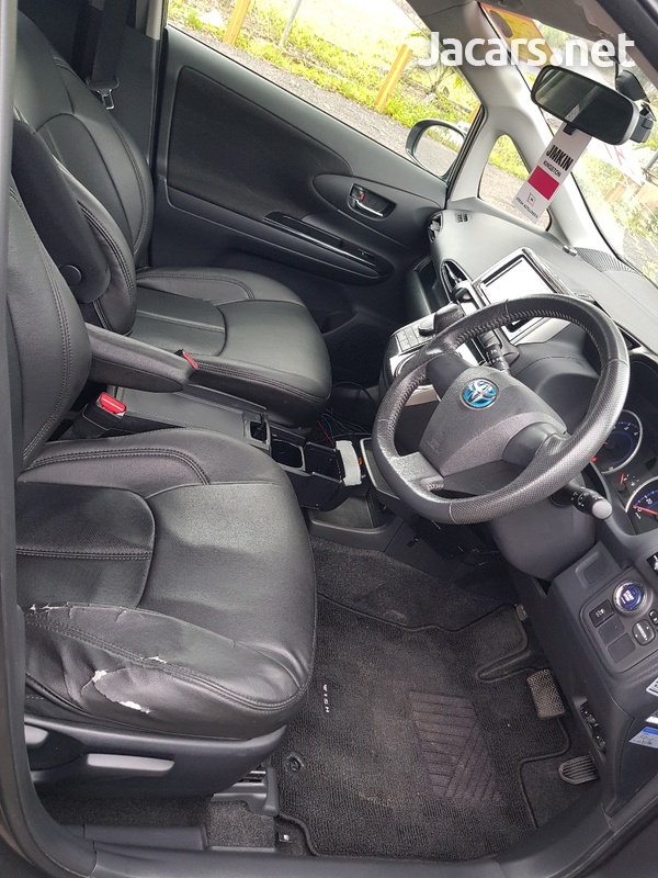 Toyota Wish 1,8L 2013-9