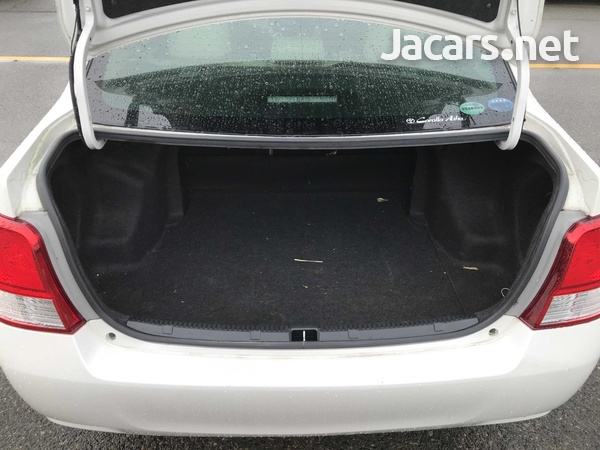 Toyota Axio 1,5L 2013-8