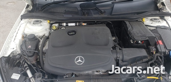 Mercedes-Benz GLA-Class 1,6L 2018-7