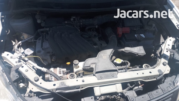 Nissan AD Wagon 1,5L 2013-4