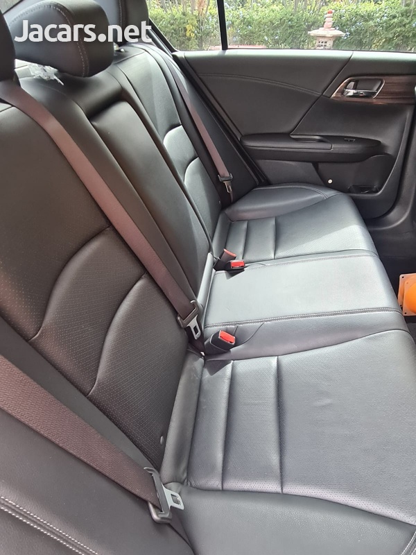Honda Accord 2,0L 2017-14