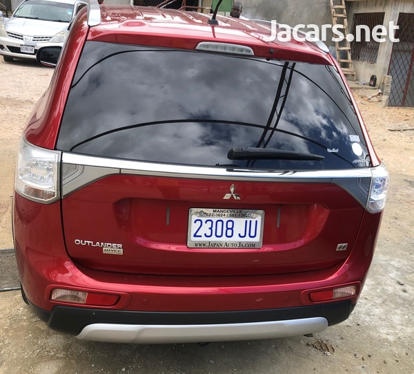 Mitsubishi Outlander or Airtrek 2,4L 2015-4