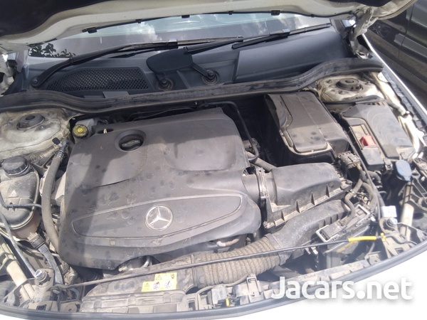 Mercedes-Benz GLA-Class 1,6L 2018-9