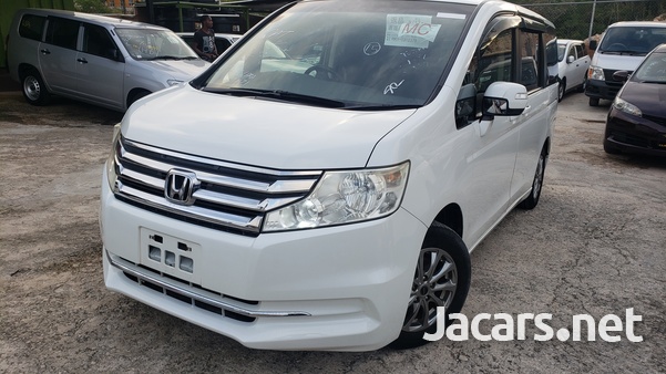 Honda Stepwgn 2,0L 2013-3