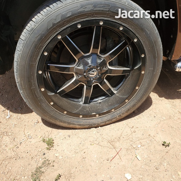 Toyota Tundra 5,7L 2016-9