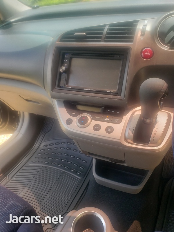 Honda Stream 1,8L 2010-1