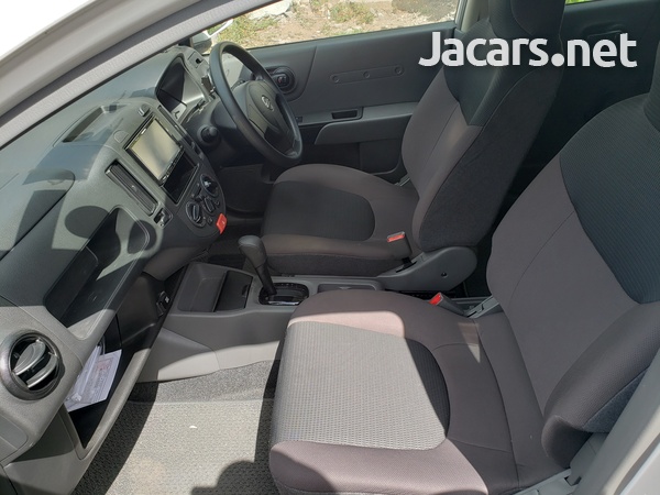 Nissan AD Wagon 1,5L 2016-8