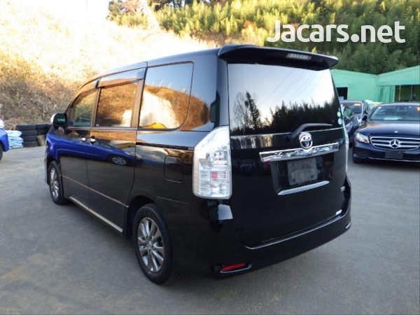 Toyota Voxy 2,0L 2013-2