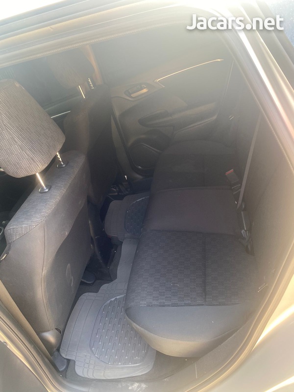 Honda Fit 1,5L 2014-9
