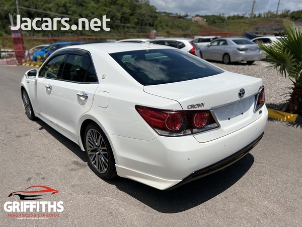 Toyota Crown 2,5L 2016-5