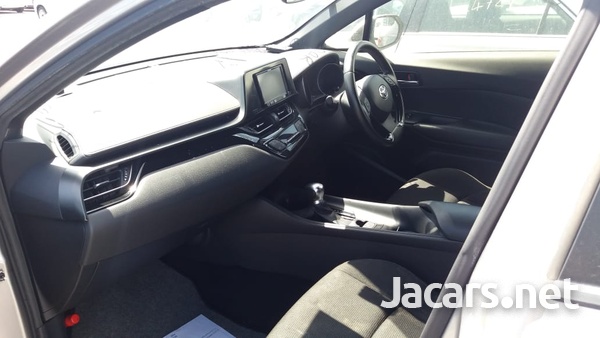Toyota C-HR 2,0L 2018-1