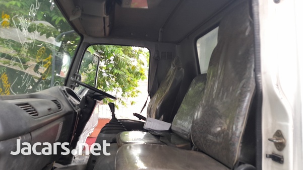Isuzu Forward-2