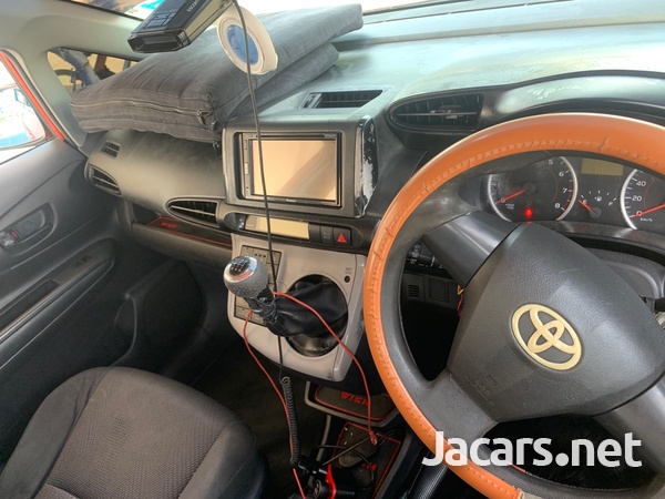 Toyota Wish 1,8L 2014-6