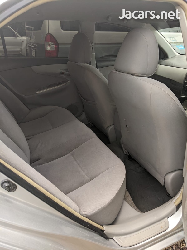 Toyota Axio 1,5L 2009-8