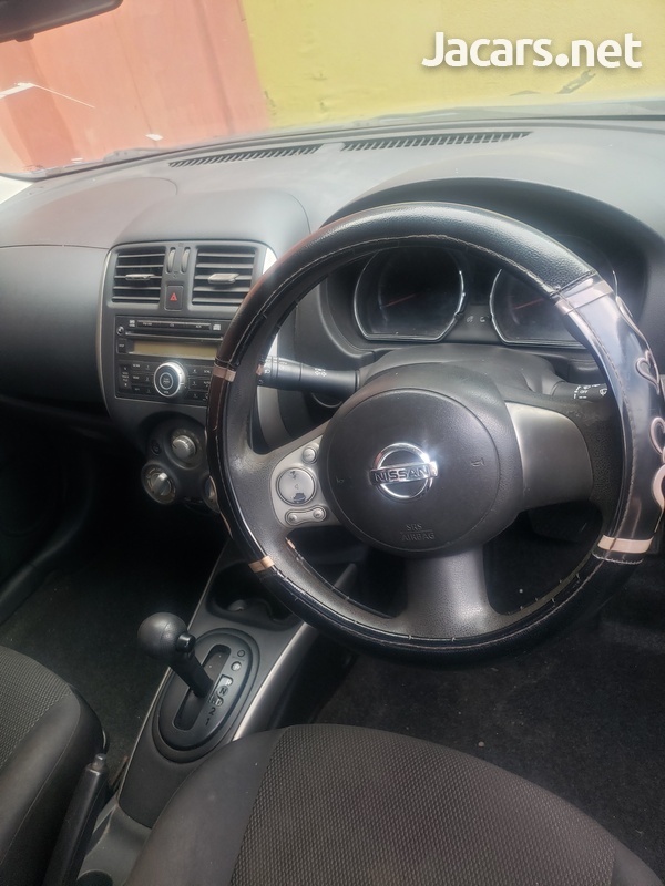 Nissan Versa 1,5L 2012-3