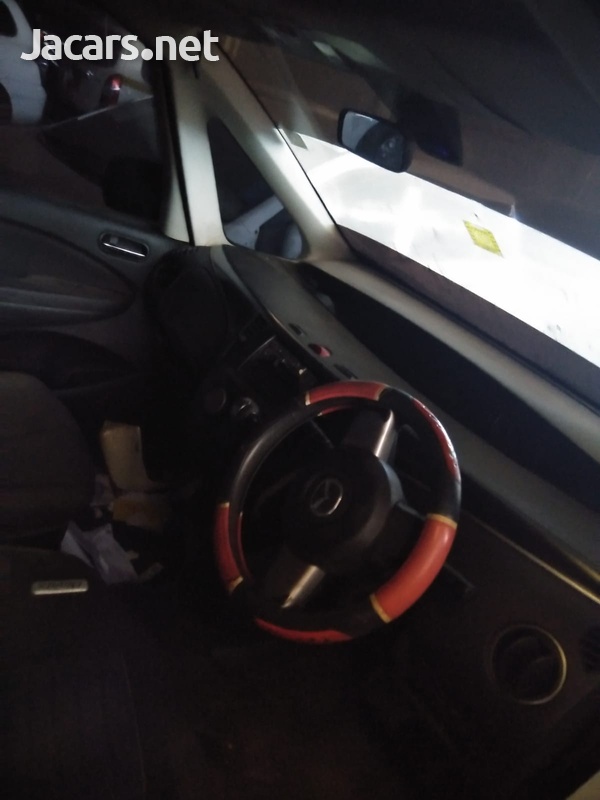 Mazda Biante 2,0L 2011-5