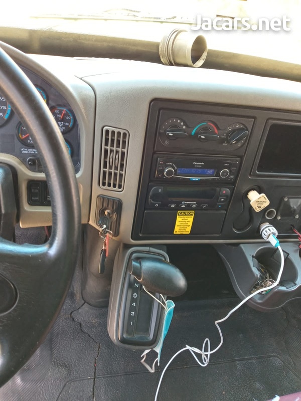 2013 International freezer Truck-4