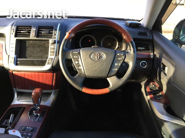 Toyota Crown 4,6L 2013-6