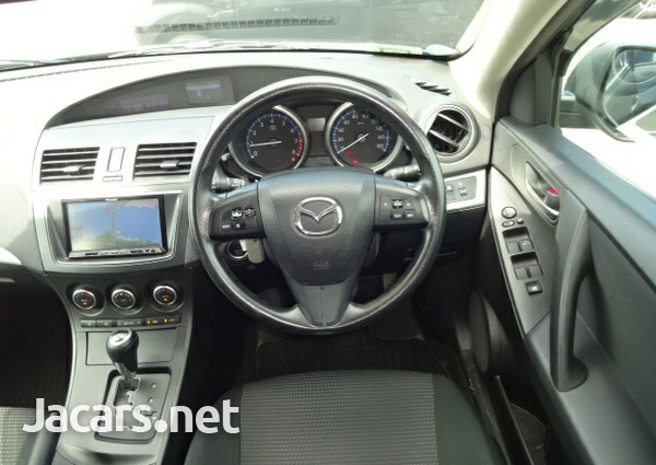 Mazda Axela 2,0L 2012-5