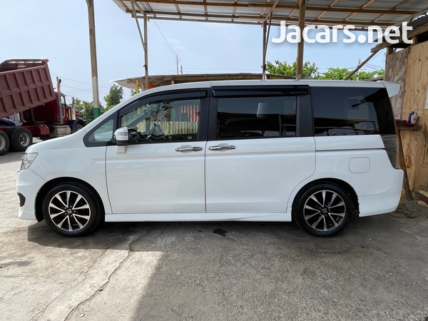 Honda Stepwgn Spada 2,0L 2013-3
