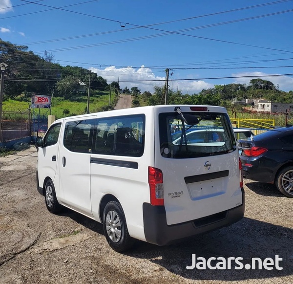 Nissan Caravan 2,5L 2015-3