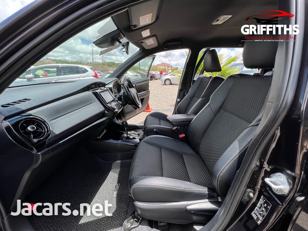 Toyota Fielder 1,8L 2017-12