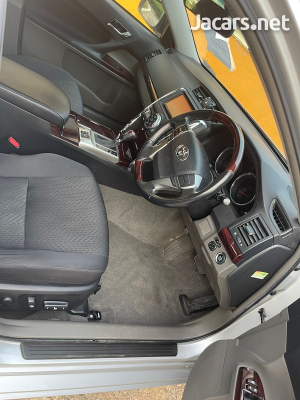 Toyota Mark X 2,5L 2012-3