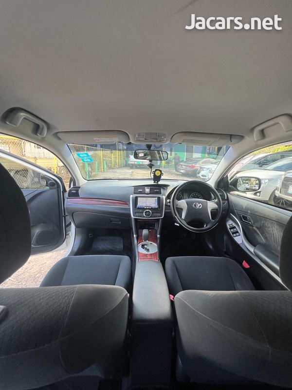 Toyota Premio 2,0L 2012-7