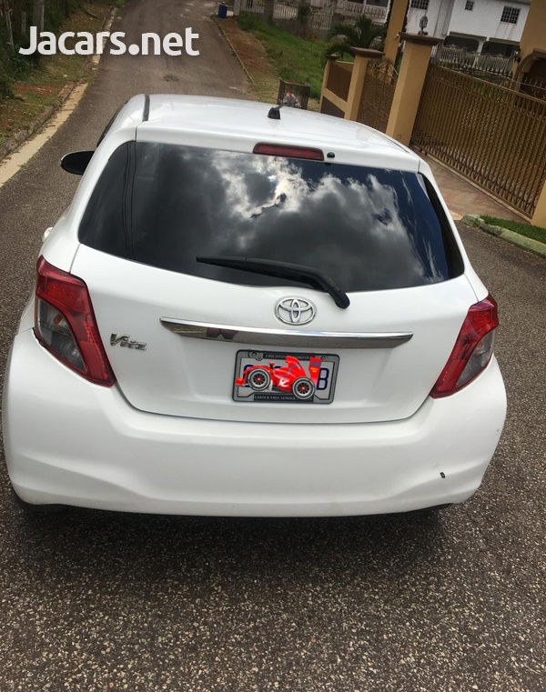 Toyota Vitz 1,3L 2013-3