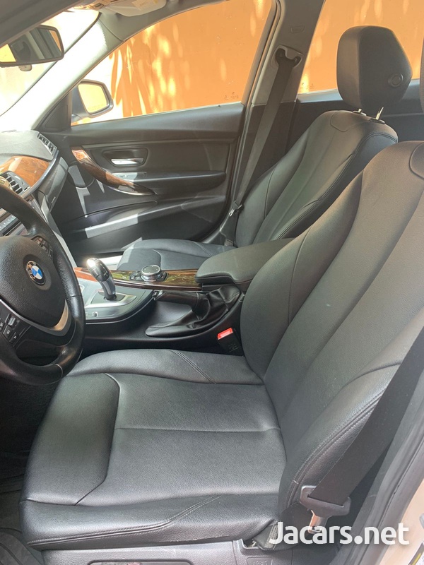 BMW 3-Series 2,0L 2015-3