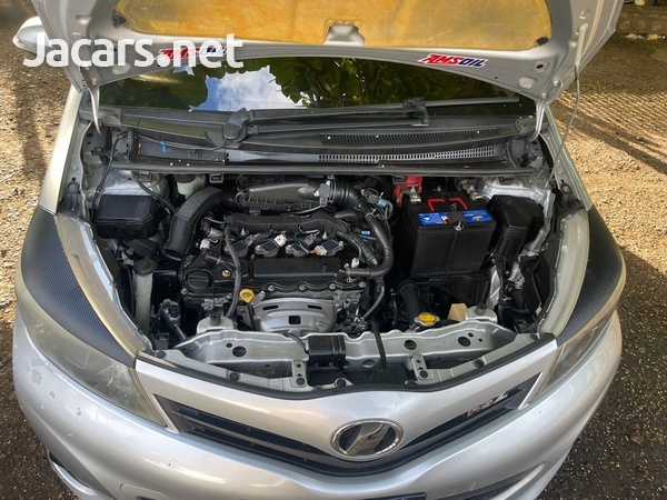 Toyota Vitz 1,3L 2013-5