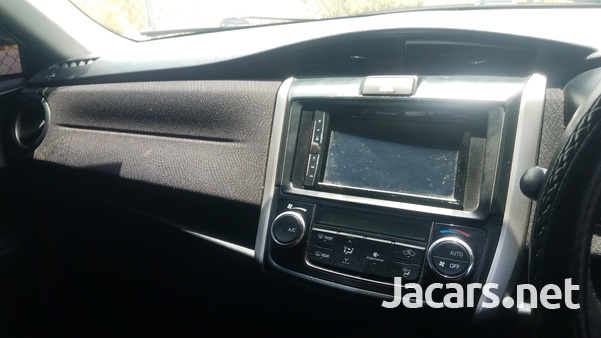 Toyota Fielder 1,8L 2013-12