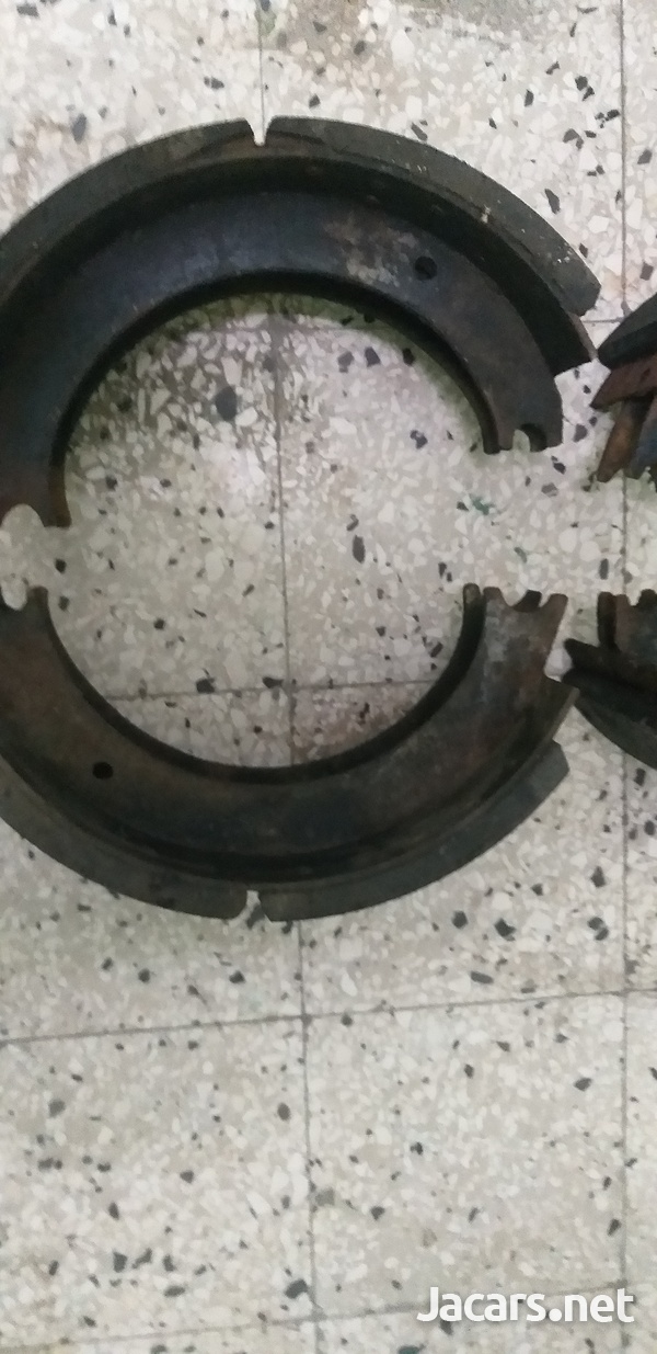 Three Pairs Brake Shoes-4