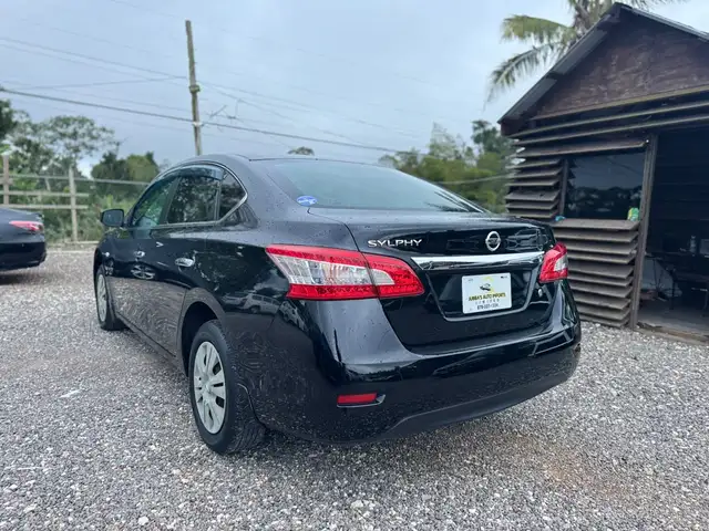 Nissan Sylphy 1,5L 2015, Manchester - 5
