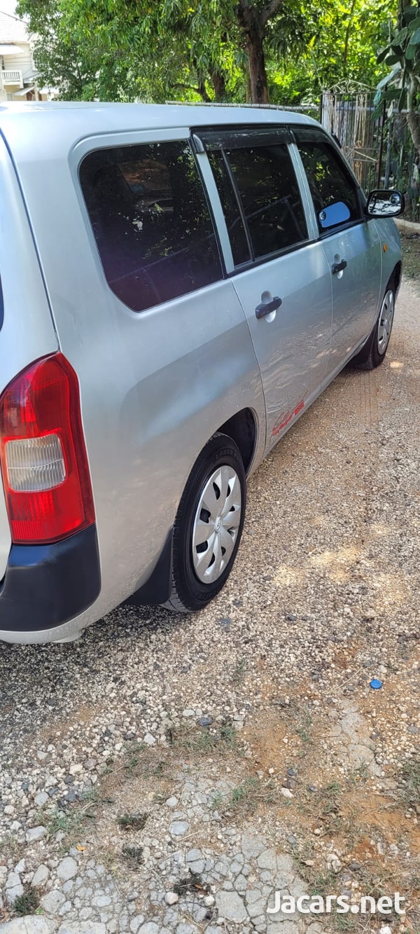 Toyota Probox 1,5L 2013-4