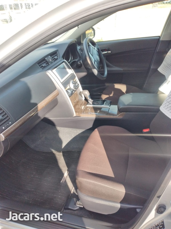Toyota Mark X 2,5L 2015-6