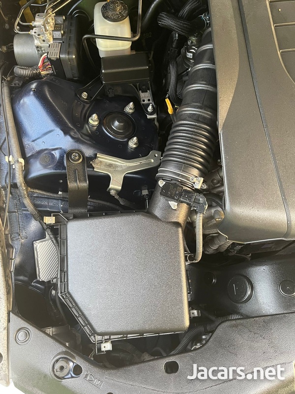 Toyota Mark X 2,5L 2012-10
