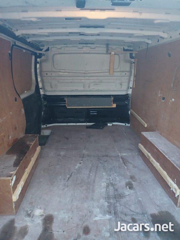 2018 RENAULT TRAFFIC VAN-9