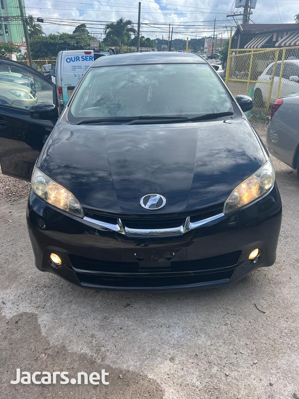 Toyota Wish 1,8L 2012-1