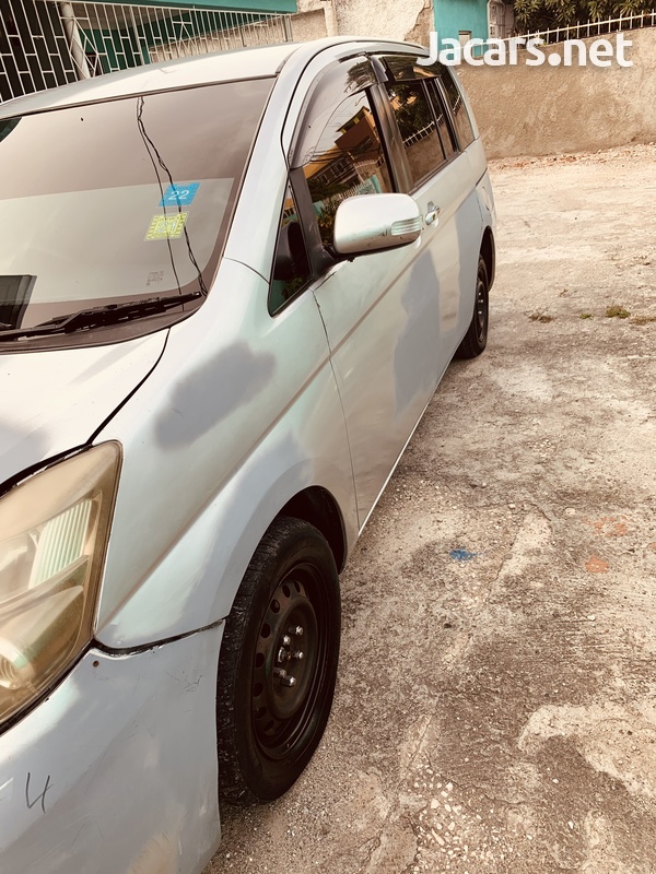 Toyota Isis 1,8L 2010-3