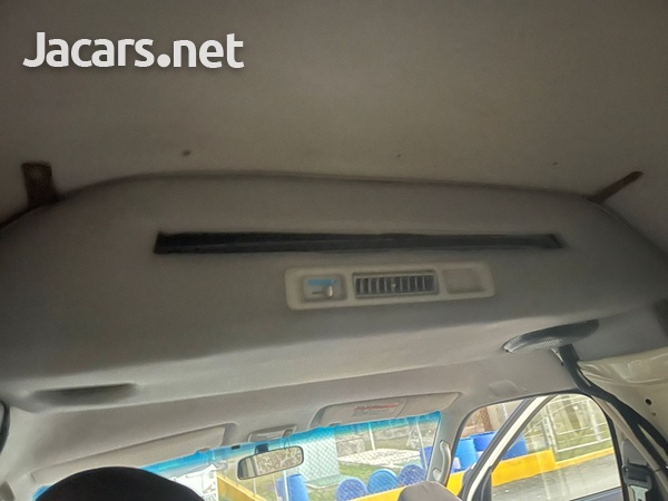 Toyota Hiace 2,0L 2013-7